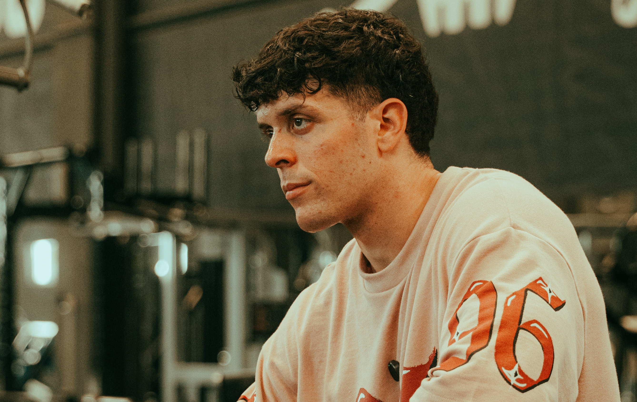 Entrenador personal en el gimnasio